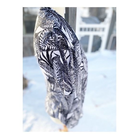 Classic Editions Women’s Twin Set Tee Shirt Black White Crinkle Stretch Sz S - Picture 8 of 9